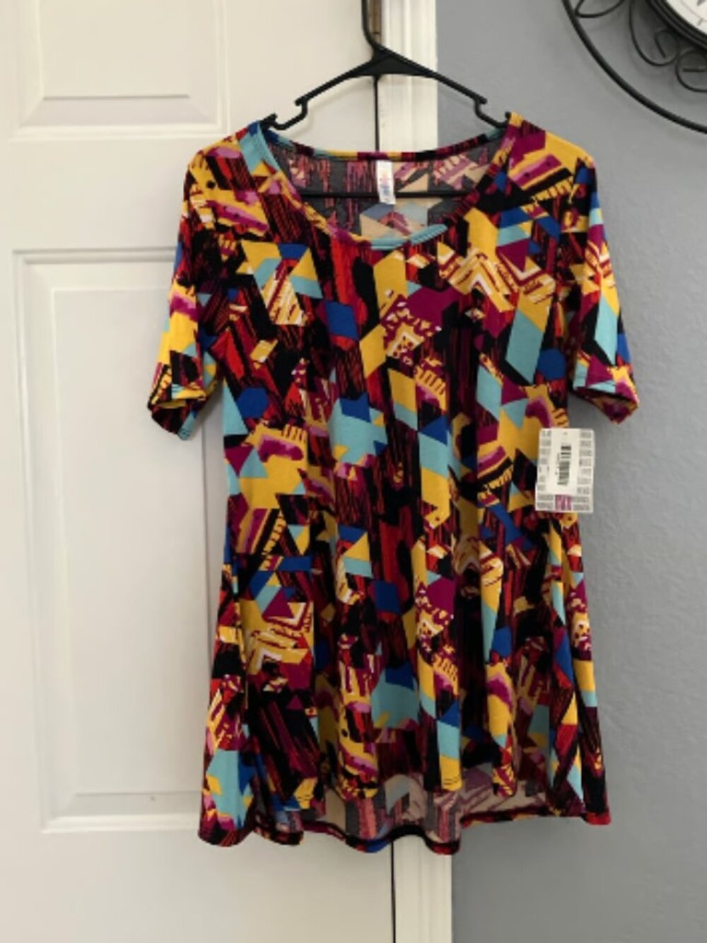 NWT LuLaRoe brand Size Medium Colorful Perfect Tee